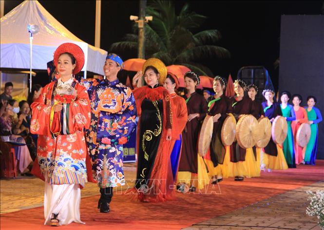 Festival Biển 2023: Tôn vinh áo dài Việt Nam