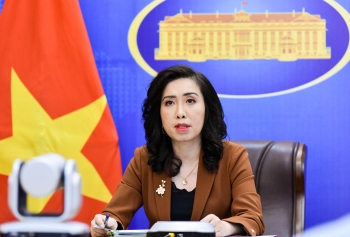 viet nam len tieng ve bo phim quan doi vuong bai xuyen tac lich su