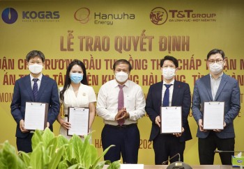 quang tri trao quyet dinh chu truong dau tu du an trung tam dien khi lng hai lang tri gia 23 ty usd