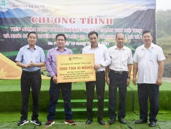 tt group trao tang 2000 tan xi mang ho tro thi xa sa pa cung hoa nen nha va lam duong