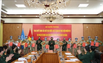 Trao Quyết định của Chủ tịch nước cho 12 sĩ quan làm nhiệm vụ gìn giữ hòa bình Liên hợp quốc