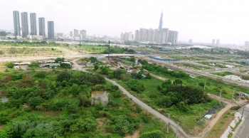 bao dam nhu cau su dung dat de thuc hien chien luoc phat trien kinh te xa hoi