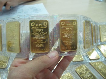 gia vang trong nuoc tang trong phien dau tuan