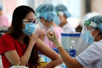 Tình hình dịch COVID-19 chiều 14/12: Cả nước đã tiêm trên 133,7 triệu liều vaccine phòng COVID-19, còn 5 tỉnh có tỷ lệ tiêm mũi 1 thấp dưới 85%