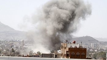bom phat no trong tiec cuoi o thanh pho cang hodeidah cua yemen