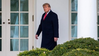 tong thong trump to chuc tiec giao thua roi bien mat khach tham du chung hung sau khi da do ca dong tien
