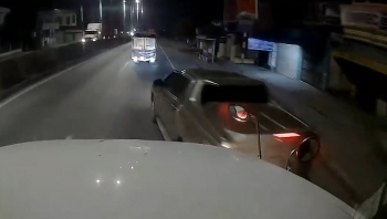 camera giao thong xe ban tai tao ton tat dau container