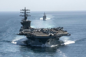tau san bay uss nimitz my tiep tuc o lai vung vinh giua cang thang voi iran