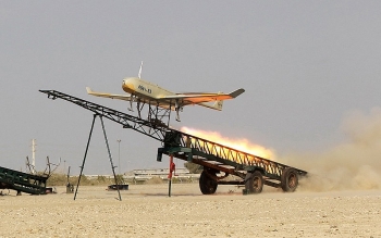 iran tap tran may bay khong nguoi lai quy mo sieu khung