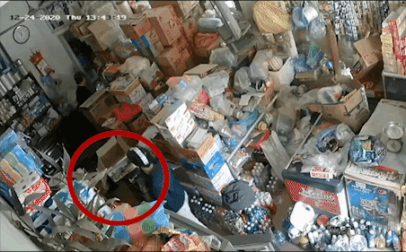 video vo mua hang tien tay be luon hop the cao va tien mat