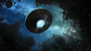 video gay soc ve may bay cua hai quan my cham tran ufo