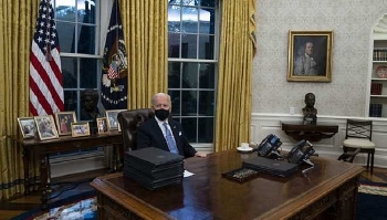 phong vien hoi ve muc tieu vaccine va cach ung xu khon kheo cua tong thong biden