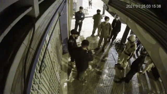 video danh o to di trom cay canh qua den gap dung luc canh sat dang di tuan