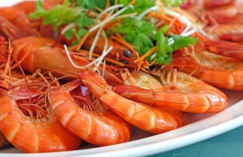 che bien tom theo cach sai lam mon an vua bi mat chat lai con day mui va kem ngon