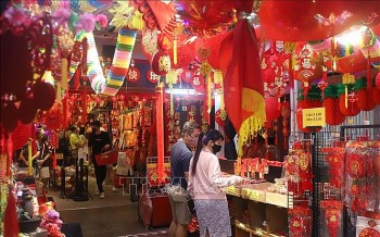 singapore khong khi don nam moi nhon nhip ngap tran tren nhung con pho trung tam