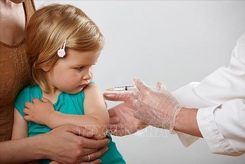 anh chuan bi tiem vaccine ngua covid 19 cho tre em co nguy co cao tu 5 11 tuoi