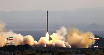 Iran thử nghiệm tên lửa tầm trung mới bắn xa 300km