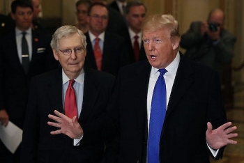 vua tai xuat ong trump gay gat keu goi loai bo lanh dao dang cong hoa