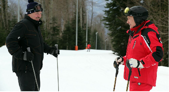 Video: Tổng thống Putin và và người đồng cấp Lukashenko trượt tuyết sau cuộc hội đàm