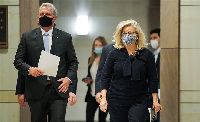 lanh dao cong hoa tranh cai gay gat ve su xuat hien cua ong trump