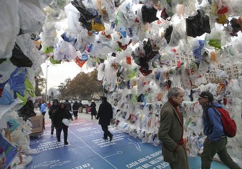 Tỷ lệ người kêu gọi cấm đồ nhựa dùng 1 lần trên toàn cầu tăng lên 75%