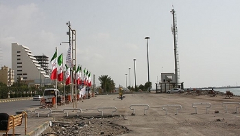 nga cho iran vay ca nui tien tien xay nha may dien hat nhan