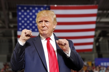 cuu tong thong trump nhac kheo dan my