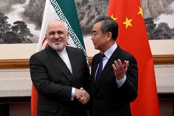 trung quoc iran ky hiep uoc bat chap hang loat lenh trung phat tu my
