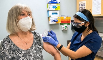 interpol gap kho khi doi pho toi pham buon vac xin covid 19 gia