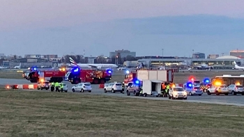 san bay lon nhat ba lan phai so tan khan cap vi canh bao bom