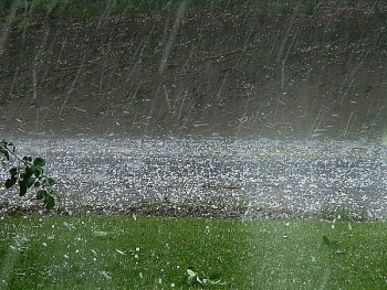Thời tiết ngày mai 6/4: Vùng núi Bắc bộ cảnh báo lốc, sét, mưa đá và gió giật mạnh