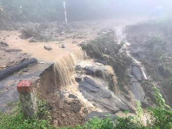 Thời tiết ngày mai 27/4: Thanh Hóa đến Thừa Thiên - Huế mưa giông, đề phòng mưa đá và gió giật mạnh