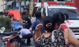 tin tuc thoi su nong nhat sang 97 nghi van bao ve chung cu tuoi xang len nguoi roi cham lua tu thieu