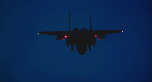 Màn 'song kiếm hợp bích' hiếm thấy giữa F-15E và F-22 tại Thái Bình Dương