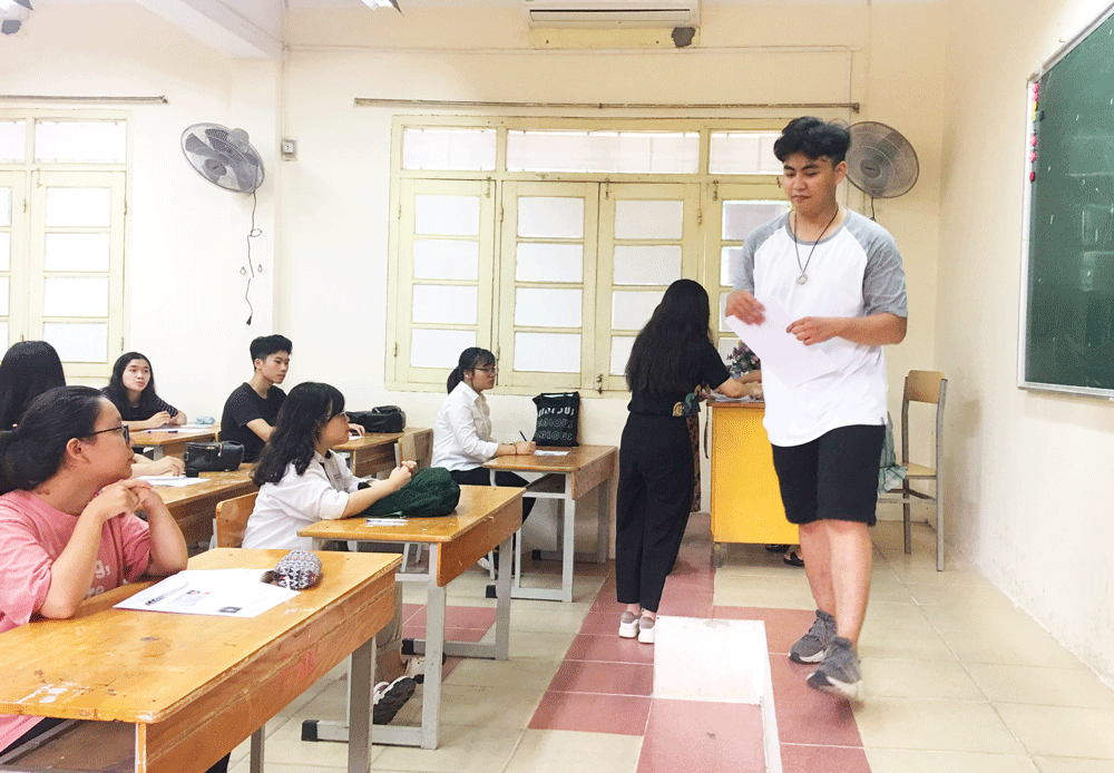 thi thpt quoc gia 2020 thi sinh mac quan coc ao ba lo se bi cam cua truoc gio thi