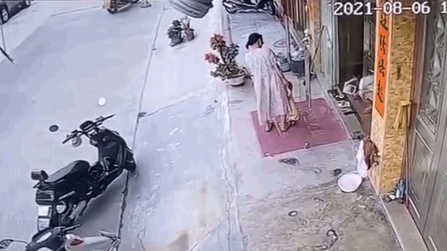 video dung xem nuong muc hai me con suyt bien thanh duoc song