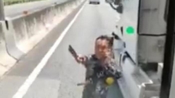 Tình hình tai nạn giao thông (TNGT) chiều 8/9: Tài xế container cầm dao chặt gương xe khách trên cao tốc TP.HCM - Trung Lương