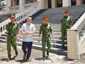 thong tin phap luat sang 229 dai uy csgt o thanh hoa bi tuoc quan tich