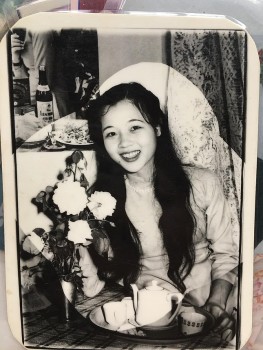 ngam anh than mau cua dan hoa hau viet