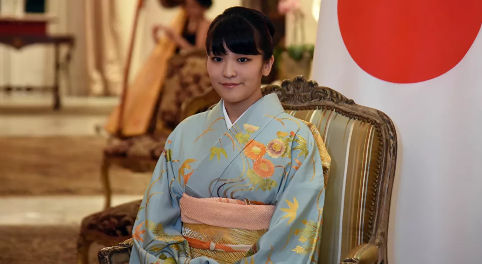 cong chua nhat ban va ban trai thuong dan chuan bi ket hon du dinh toi hoa ky sinh song