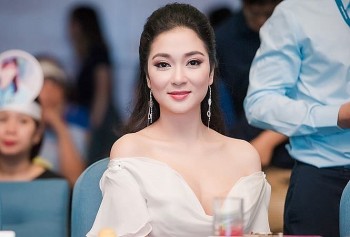 Hoa hậu Nguyễn Thị Huyền gây "sốt" với loạt ảnh xưa cũ