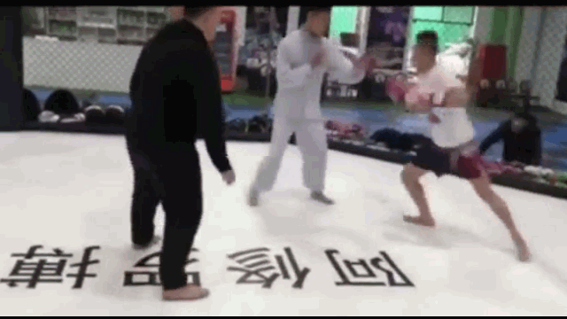 Video: Thách đấu võ sĩ MMA, võ sư Vịnh Xuân Quyền bị đánh gục sau 6 giây thượng đài