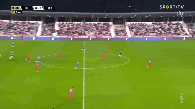 video cau thu lap sieu pham kho tin o khoang cach 45 met