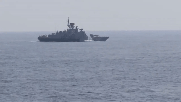 Video: Tên lửa chống hạm của Hải quân Ấn Độ đánh chìm tàu chiến ở tầm bắn 130 km