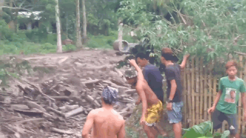 video kinh hoang khoanh khac lu quet bat ngo do ve sau con bao nhiet doi