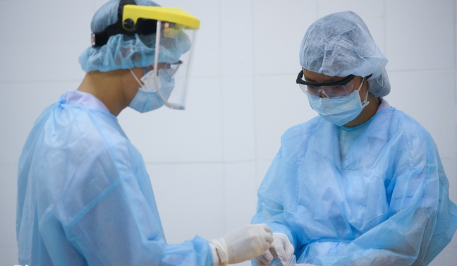 tphcm khoanh vung cach ly nhom nguoi nguoi tiep xuc voi ca nghi mac covid 19 la chuyen gia nuoc ngoai