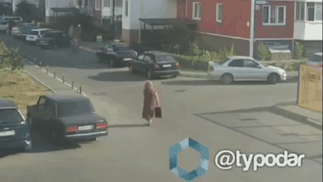 camera giao thong o to phat no kinh hoang