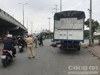 tai nan giao thong chieu 911 tu tay ninh len sai gon thue luat su bao chua cho con hai vo chong bi xe tai tong thuong vong