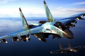 Video: 'Vua' tác chiến Su-35S của không quân Nga khoe tuyệt kĩ đánh chặn tầm cao