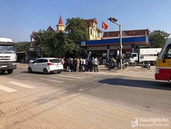 tai nan giao thong chieu 1411 truy tim nguoi phu nu bo chay trong vu tai nan xe tai can co gai 20 tuoi tu vong